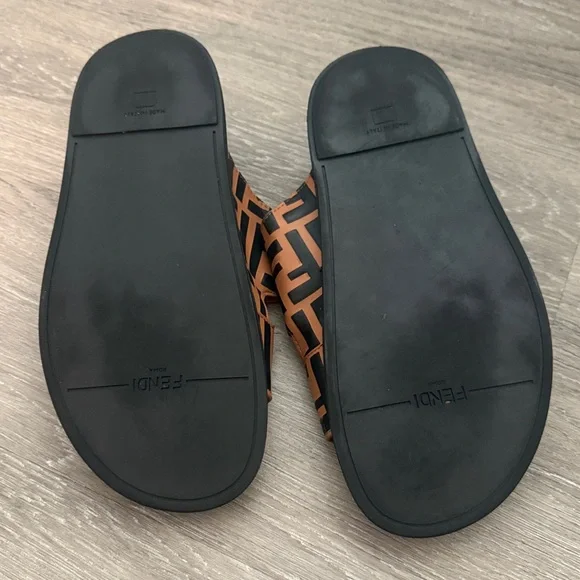 Tan and Black Logo Buckle Slides womens sandal shoe pool dress flats black brown - Picture 3 of 5